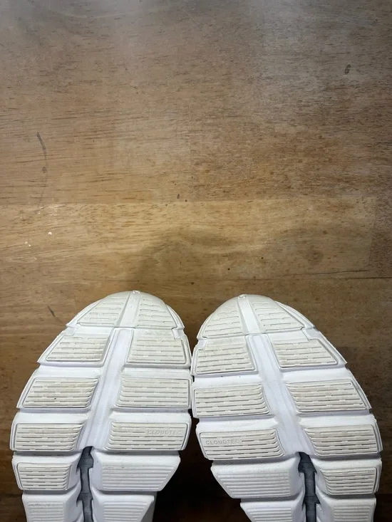 On Cloud 5 REFLECTIVE LIGHTWEIGHT Womens Size 9 Running Shoes Sneakers White - Picture 12 of 15